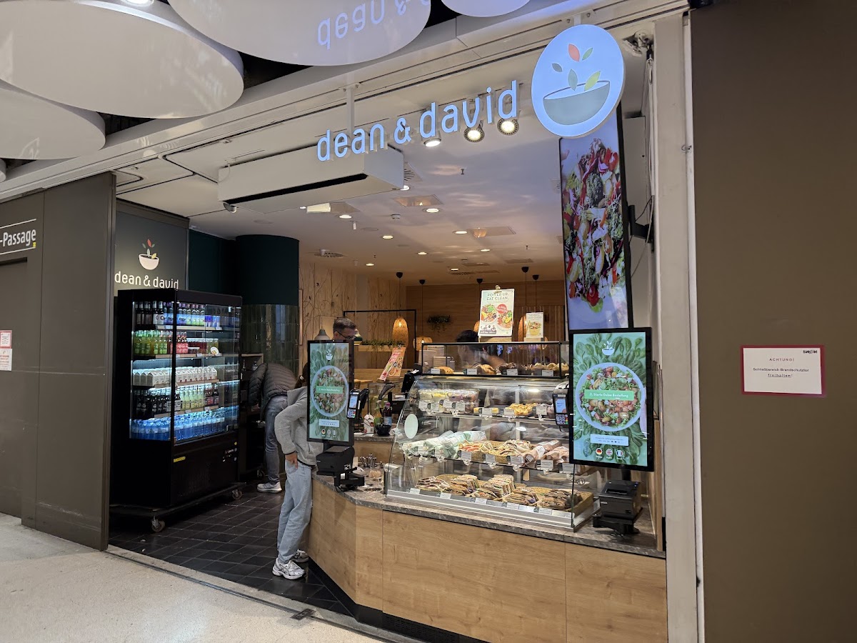 Dean&david Bowls, Salate, Curries & Snacks Am Stachus Munchen